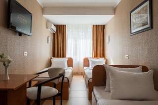 Отель OK Odessa Одесса Бюджетный двухместный номер с 2 отдельными кроватями-1